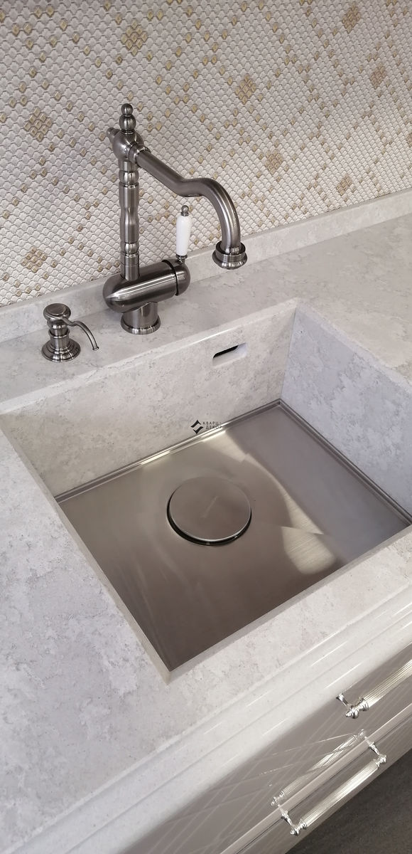 BQ8864 NAXOS (H)